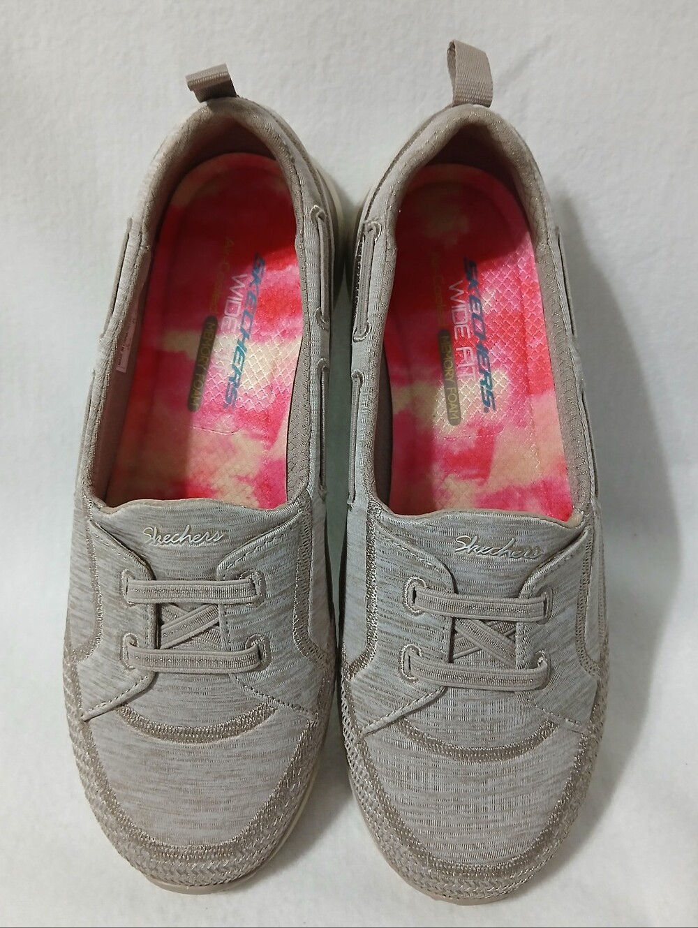 Skechers Women's Beige/Tan Slip-On Moccasin Sneaker Size 8.5 - Picture 13 of 14
